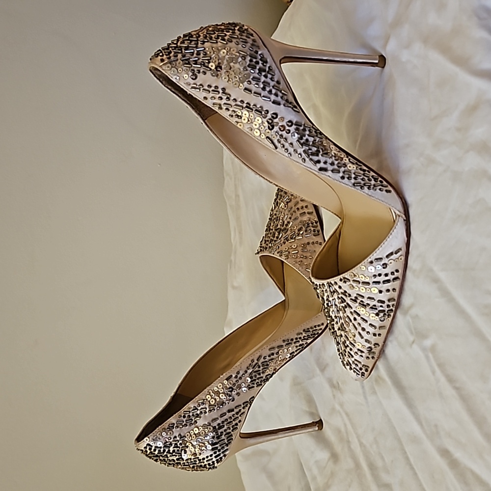 Imagine by Vince Camuto Ova Soft Gold pumps